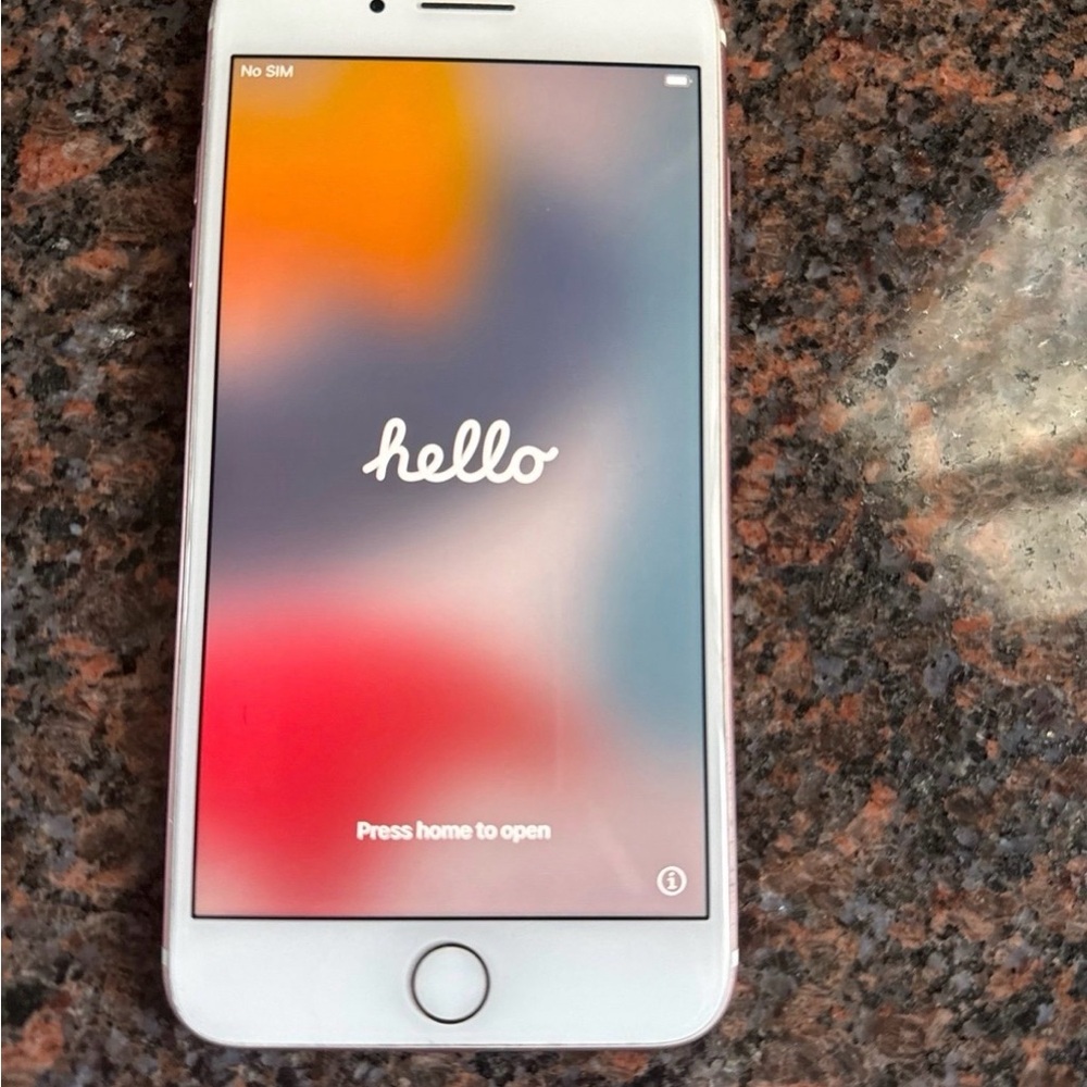 Apple iPhone in White and Gold
